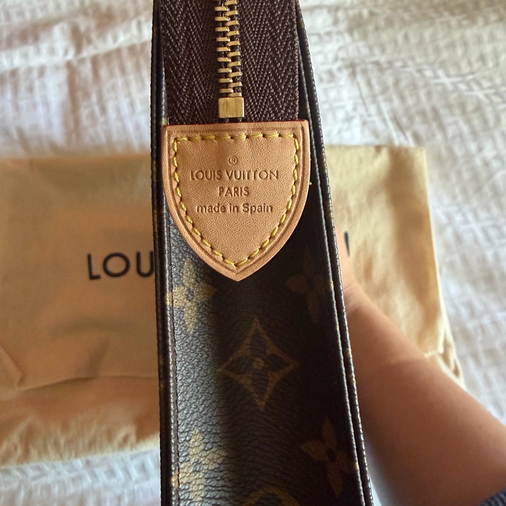 Louis Vuitton Monogram Pouch - Picture 2 of 5